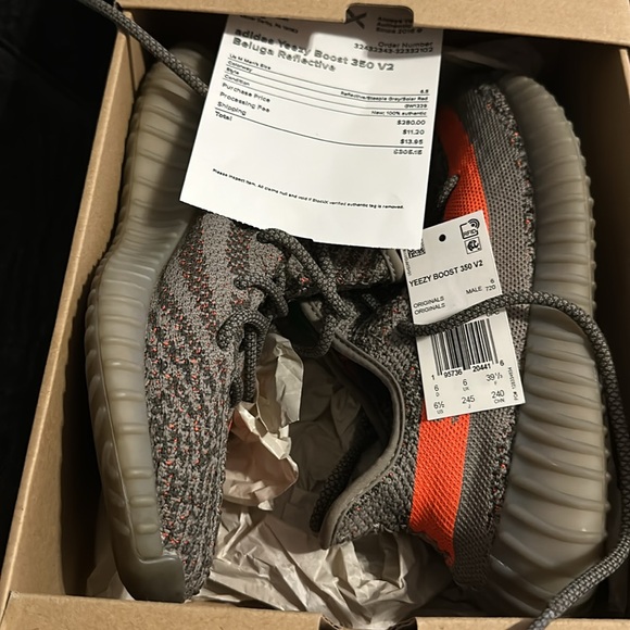 Yeezy 350v2 sneakers size 6 1/2 - Picture 8 of 9